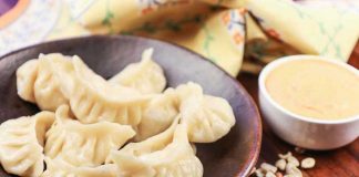 20 Famous Places to Eat Best Momos in Delhi Tee Dee