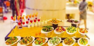 Restaurants Serving Scrumptious Buffet On Christmas In Mumbai MoMo Cafe, Courtyard by Marriot