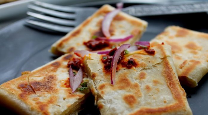 Bookmark These 5 Places for Scrumptious Mughlai Parathas in Kolkata Mughlai Paratha