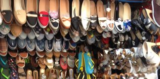 Review: Mahesh Anna Ahire – A Famous Ladies ‘Chappal’ Shop In Mumbai Chembur