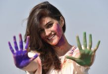 7 Safe Ways To A Blissful Holi Use Natural And Herbal Colours