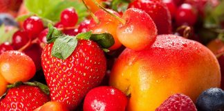 12 Tips For Cheeni Kum- These Foods Can Help Lower Down Blood Sugar Level Berries
