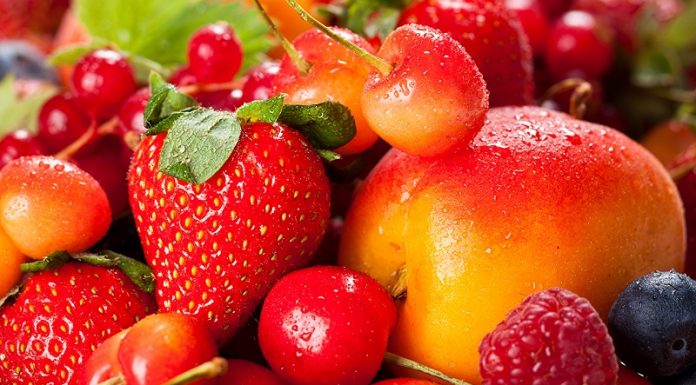 12 Tips For Cheeni Kum- These Foods Can Help Lower Down Blood Sugar Level Berries