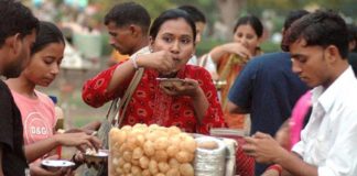 10 Best Puchka Places In Kolkata Ganesh Talkies Crossing