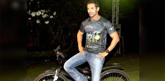 Explore Midnight Cycling On Coastal Route In Mumbai Cover Image