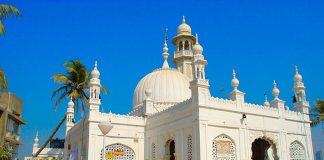 Awakening Of Spirituality – Visit Haji Ali Dargah In Mumbai To Find The Lost Path Haji Ali Dargah