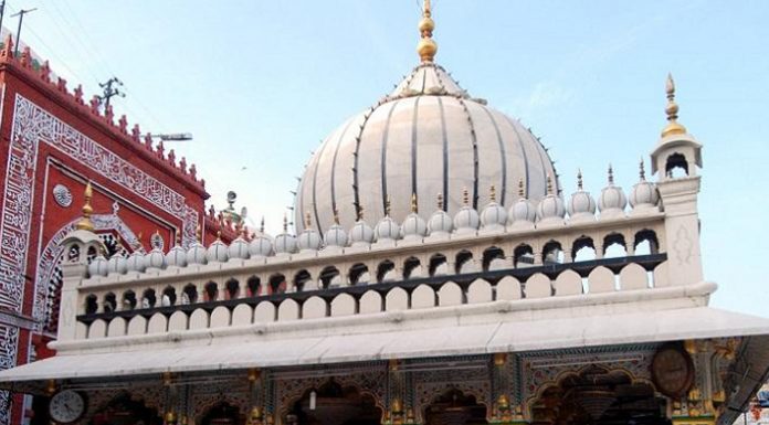 All About Magical Qawwali: Devote The Thursday Nights At Hazrat Nizamuddin Dargah In Delhi Hazrat Nizamuddin Dargah