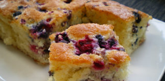 Healthy Yoghurt Recipes To Help You Get Through Savage Summers Berry Yoghurt Cake