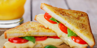 Look Out For These Eateries In Mumbai To Gorge On Amazing Sandwiches In Mumbai Featured Image